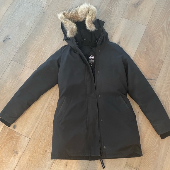 Canada Goose Jackets & Blazers - Canada Goose Medium Victoria Parka